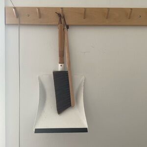 COPY - Dustpan + brush
